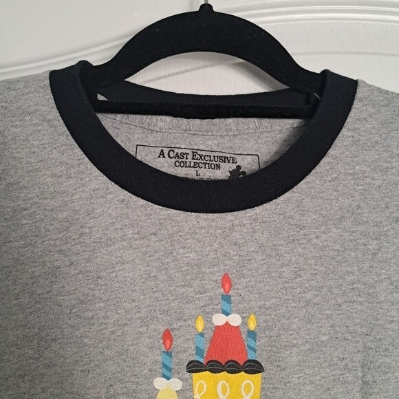 Disneyland Cast Exclusive Mickey Shirt 2018 - Picture 3 of 6